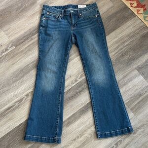 GAP Women's Low Rise Flare Jeans in Classic Medium Wash Sz 6S